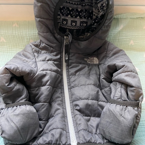 Baby Reversible ThermoBall™ Hooded Down Jacket 6-9months - Picture 4 of 4